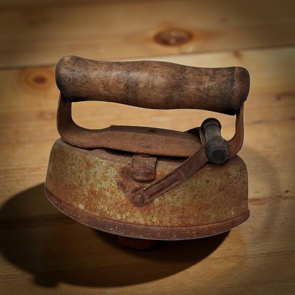 antique 1890s primitive sad iron tverdahl-johnson company. - Picture 1 of 5